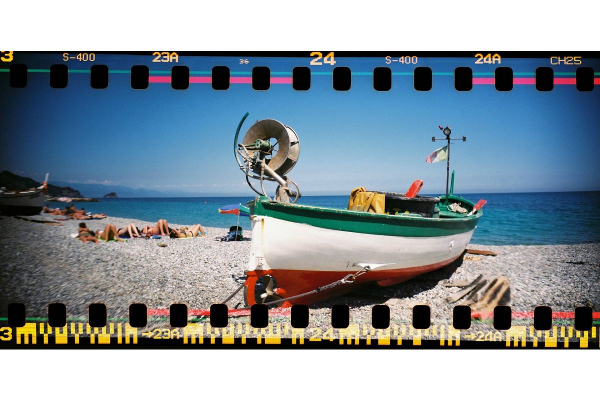 Lomography Sprocket Rocket 35 mm Panoramic Camera Bittersweet - B&C Camera
