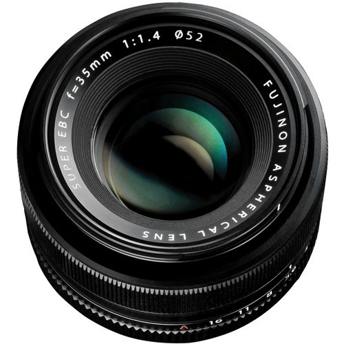 Fujifilm XF35mm F1.4 R中古品のため使用感はあります