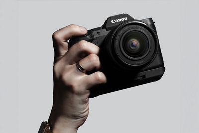 Canon EG-E2 Extension Grip for EOS R8 Mark II