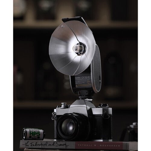 Godox Lux Senior Retro Camera Flash (Mint Green)