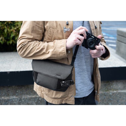 Peak Design Field Pouch v2 (Black) - B&C Camera