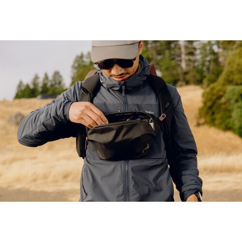 Peak Design Outdoor Sling 2L ブラック Outdoor Sling | Peak Design Official Site