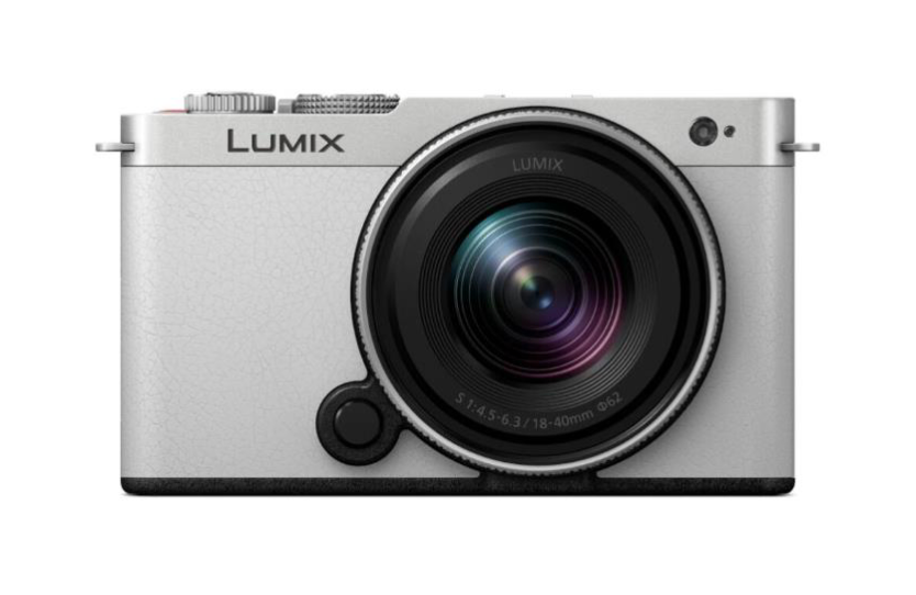 Panasonic LUMIX S9 with S 18-40mm lens