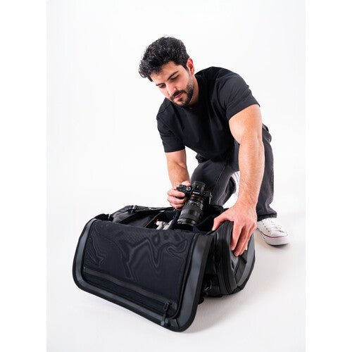 Wandrd CARRYALL Duffel 30L Black - B&C Camera