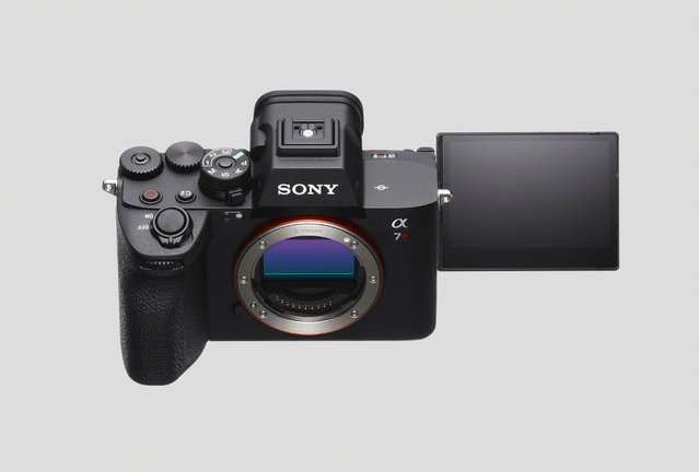 Sony a7R V Mirrorless Camera
