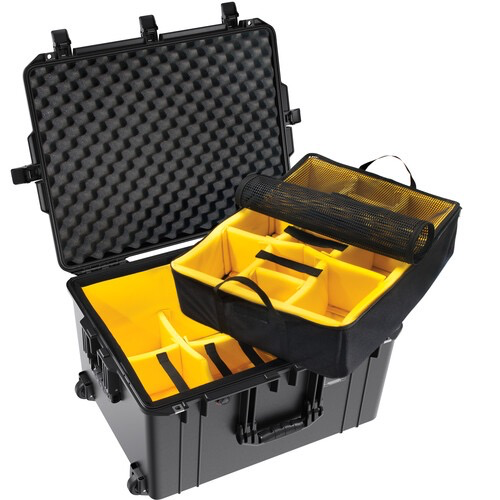 Pelican 1637AirWD Wheeled Hard Case with Divider Insert (Black)