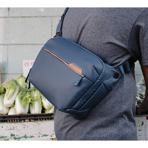 Peak Design Everyday Sling 6L v2 - Midnight by Peak Design at B&C