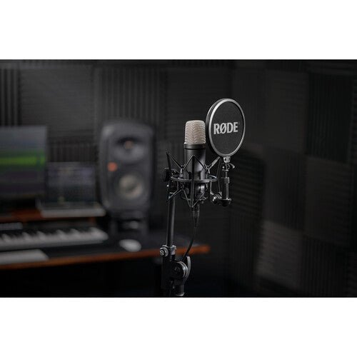  RØDE NT1 Signature Series Condenser Microphone with SM6  Shockmount and Pop Filter - Black : Everything Else