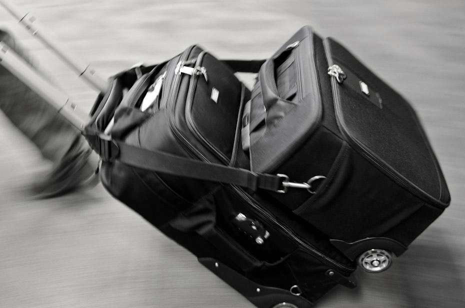 Think Tank Photo Airport Navigator Rolling Bag (Black)