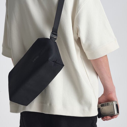 Urth Dolomite 7L Crossbody Camera Sling - Onyx - B&C Camera